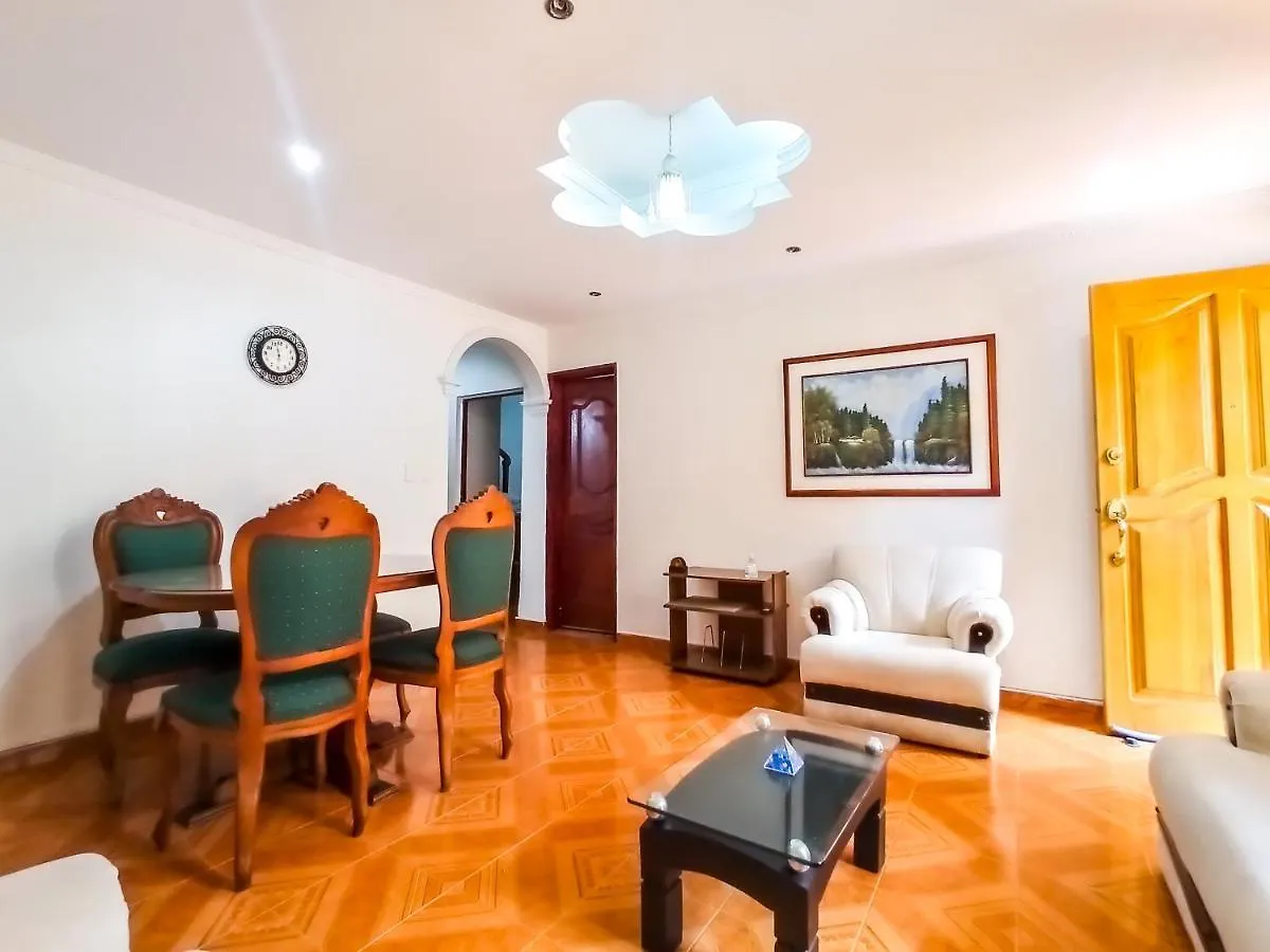 Casa Con Parking Privado - Cerca De La Estacion Floresta Medellin