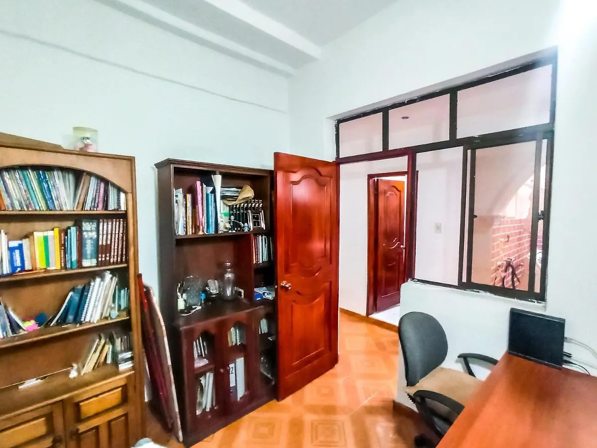 Casa Con Parking Privado - Cerca De La Estacion Floresta Medellin 0*,  Colombia