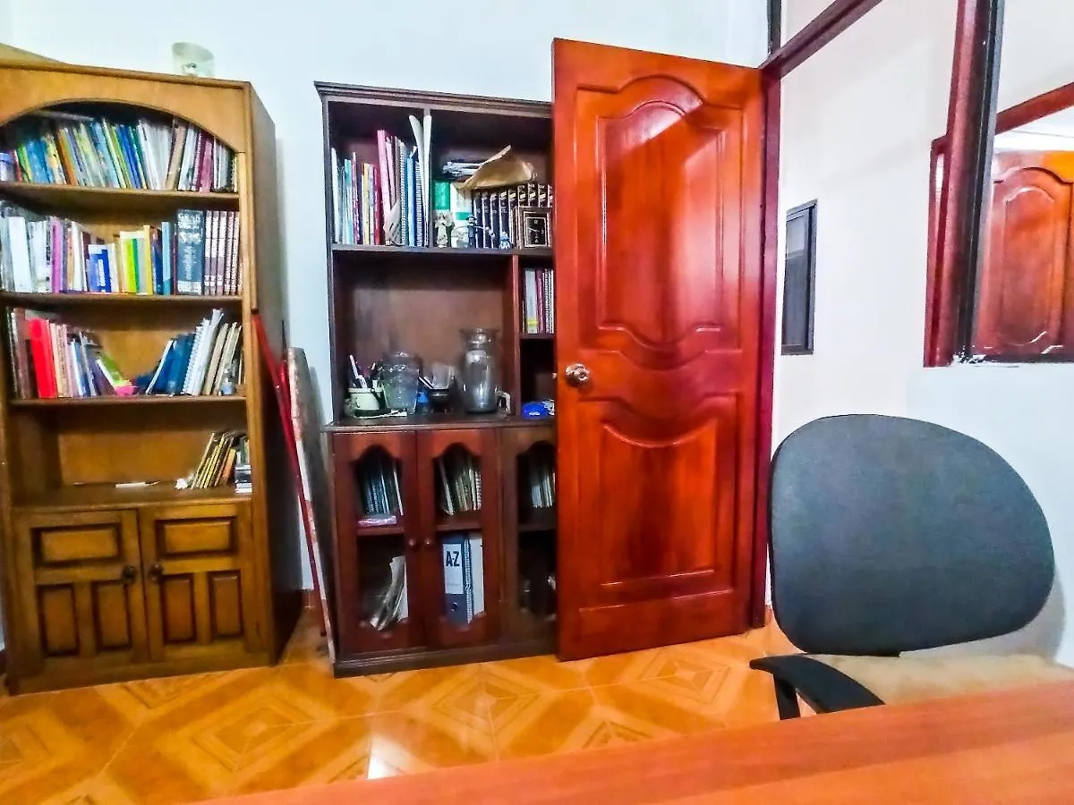 Casa Con Parking Privado - Cerca De La Estacion Floresta Medellín 0*,  Kolumbia