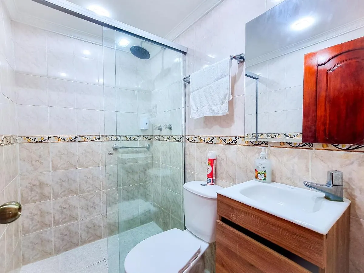 Casa Con Parking Privado - Cerca De La Estacion Floresta Медельин 0*,  Колумбия