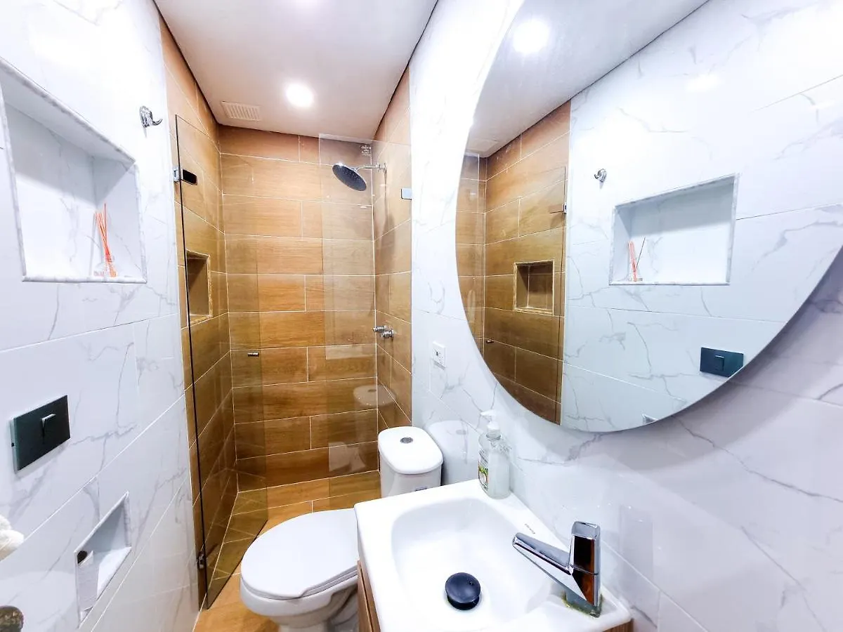 Апартаменты Casa Con Parking Privado - Cerca De La Estacion Floresta Медельин Колумбия