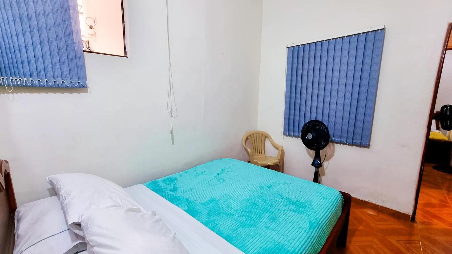 Апартаменты Casa Con Parking Privado - Cerca De La Estacion Floresta Медельин