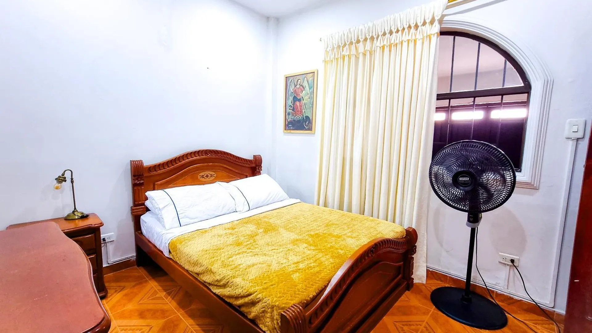 Casa Con Parking Privado - Cerca De La Estacion Floresta Медельин 0*,