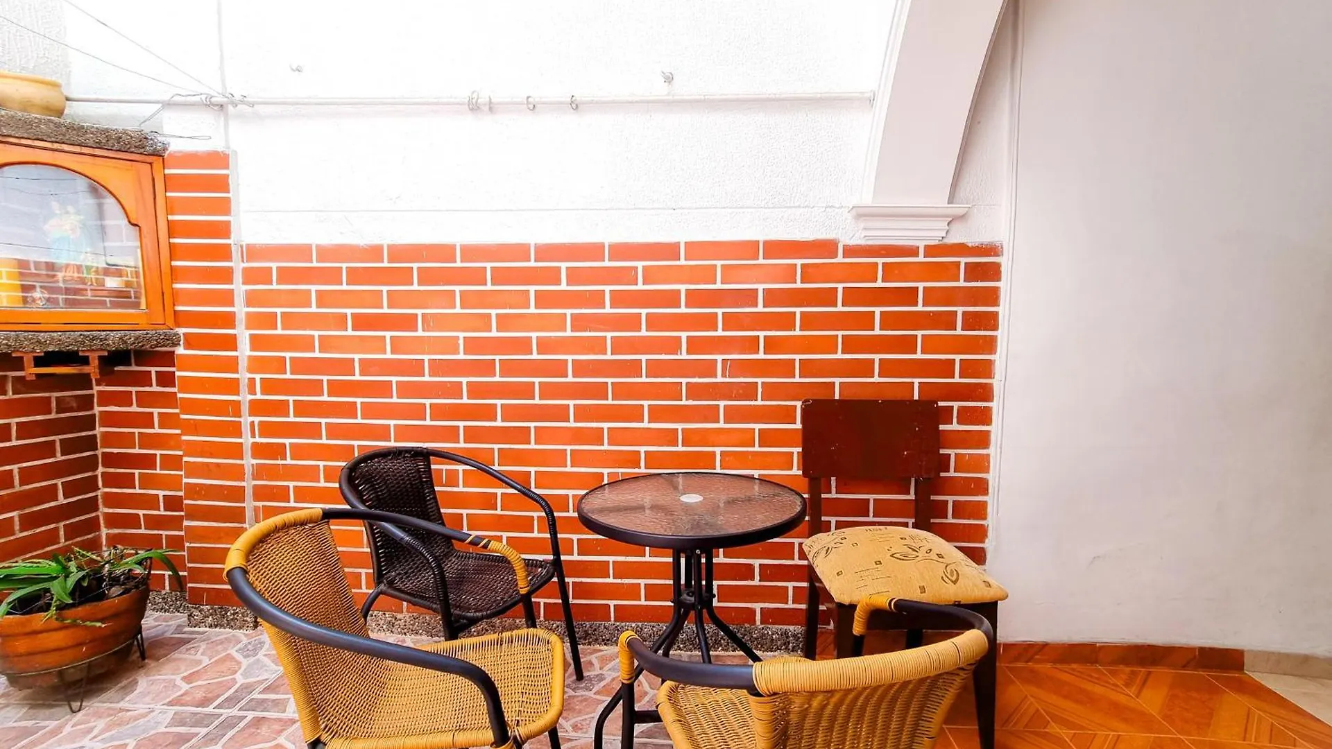 Casa Con Parking Privado - Cerca De La Estacion Floresta Медельин Апартаменты